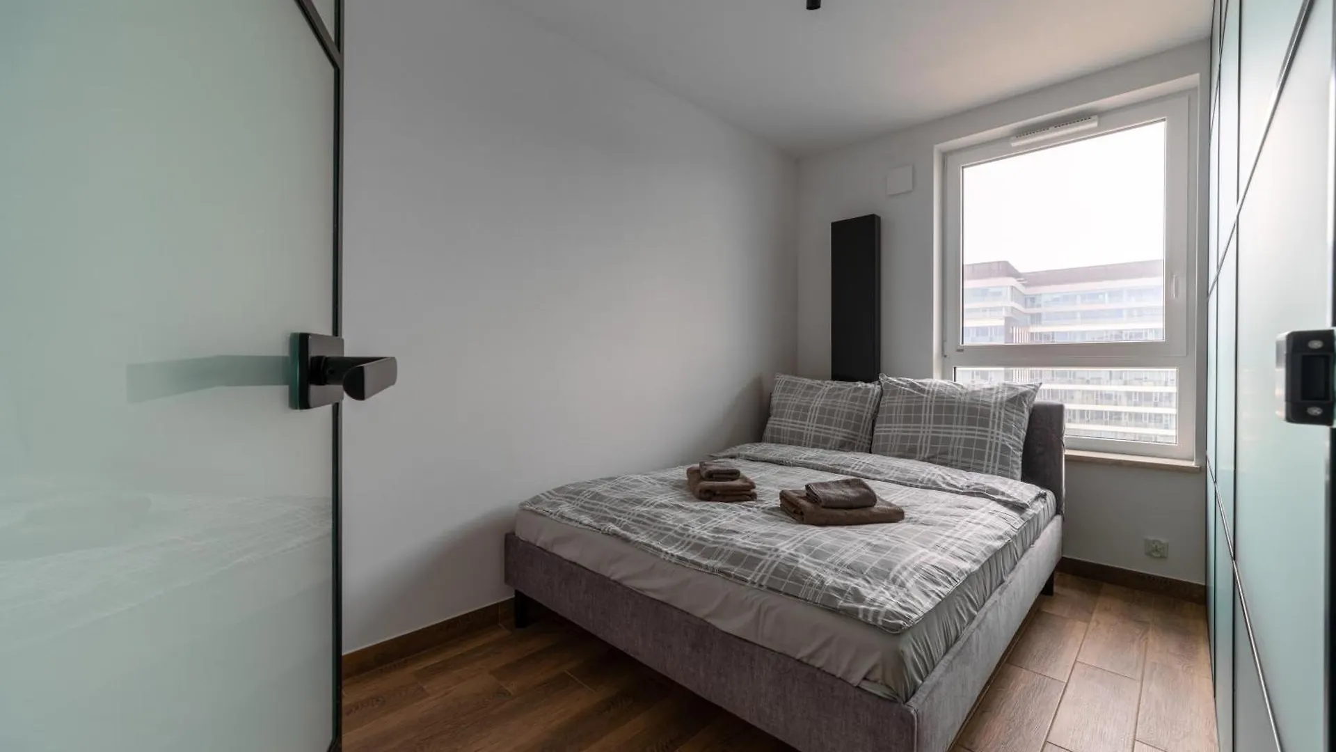 Nowy Komfortowy Apartament Warszawa Wiktoryn 6A, Tv Smart, 72