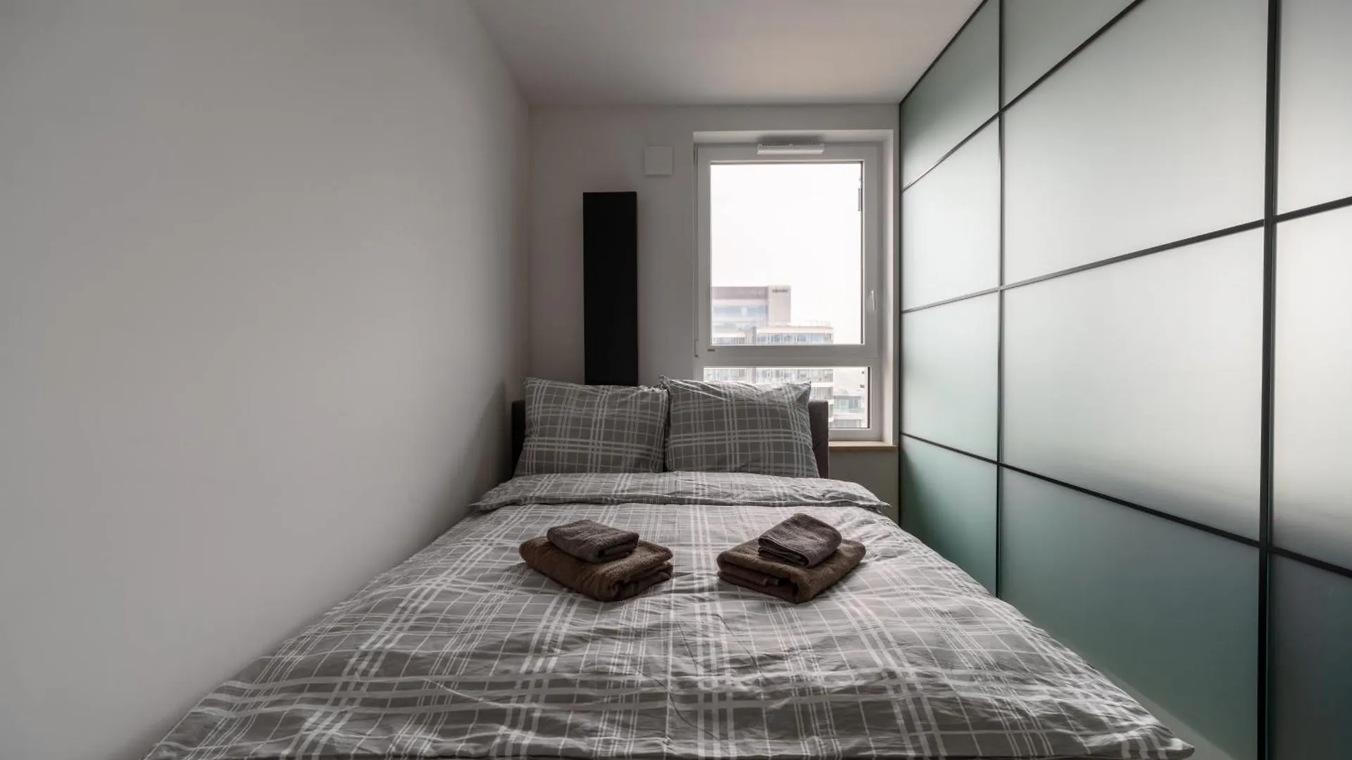 Apartment Nowy Komfortowy Apartament Warszawa Wiktoryn 6A, Tv Smart, 72
