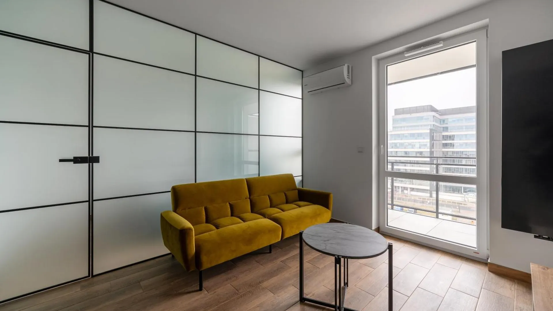 Nowy Komfortowy Apartament Warszawa Wiktoryn 6A, Tv Smart, 72