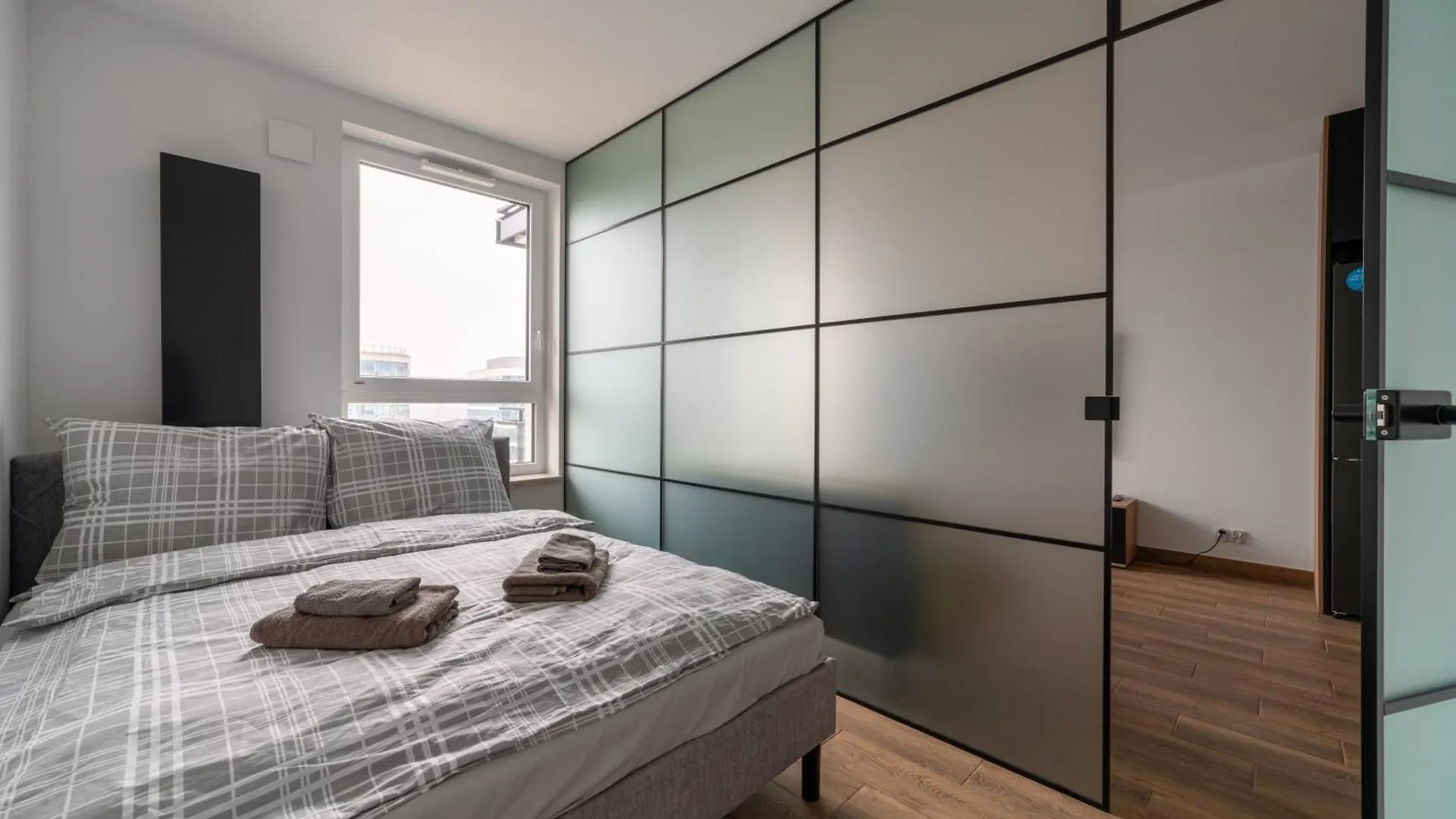 Apartment Nowy Komfortowy Apartament Warszawa Wiktoryn 6A, Tv Smart, 72